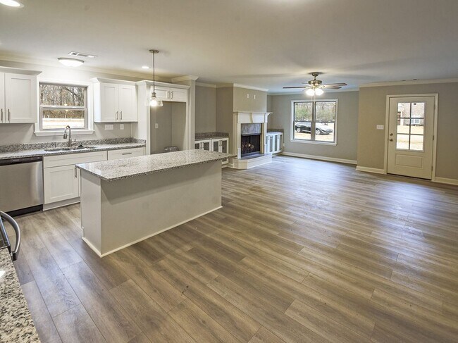 Building Photo - 3 Bed, 2 bath (Built in 2020) in Atoka Tn