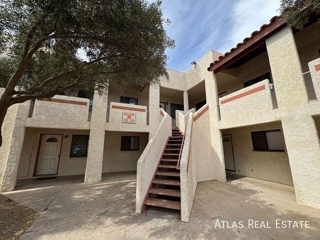 Building Photo - 2/1 Condo near Nash Elementary/ Gated Comm...