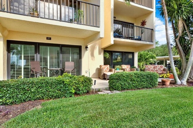 Building Photo - 7530 Sunshine Skyway Ln S