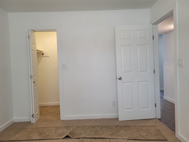 Building Photo - 7823 Detroit St