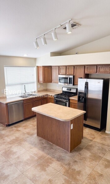 Building Photo - 42520 W Hall Dr