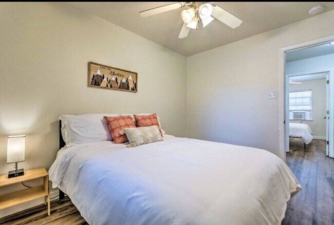 Building Photo - 4021 W 8th St