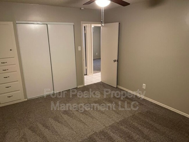 Building Photo - 6406 W Rose Ln