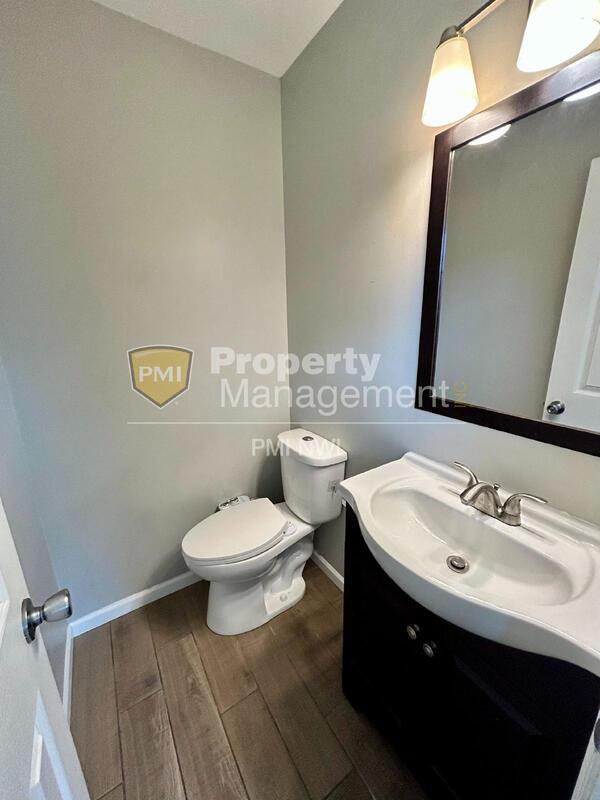 Building Photo - 1503 Peachtree Dr
