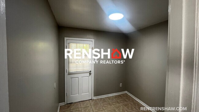 Building Photo - 1606 Ozan St