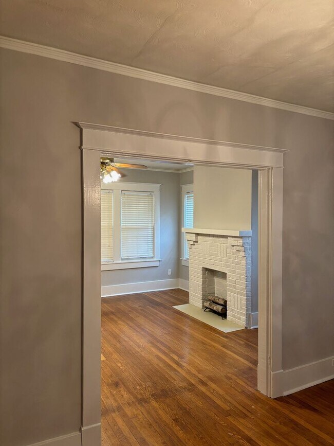 Building Photo - 542 S Greer St
