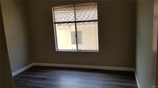 Building Photo - 424 Dylan Dr