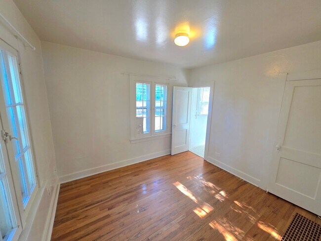 Building Photo - DU HOUSE FOR RENT