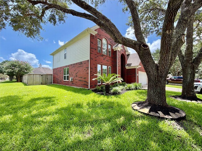 Building Photo - 7426 Maple Run Dr