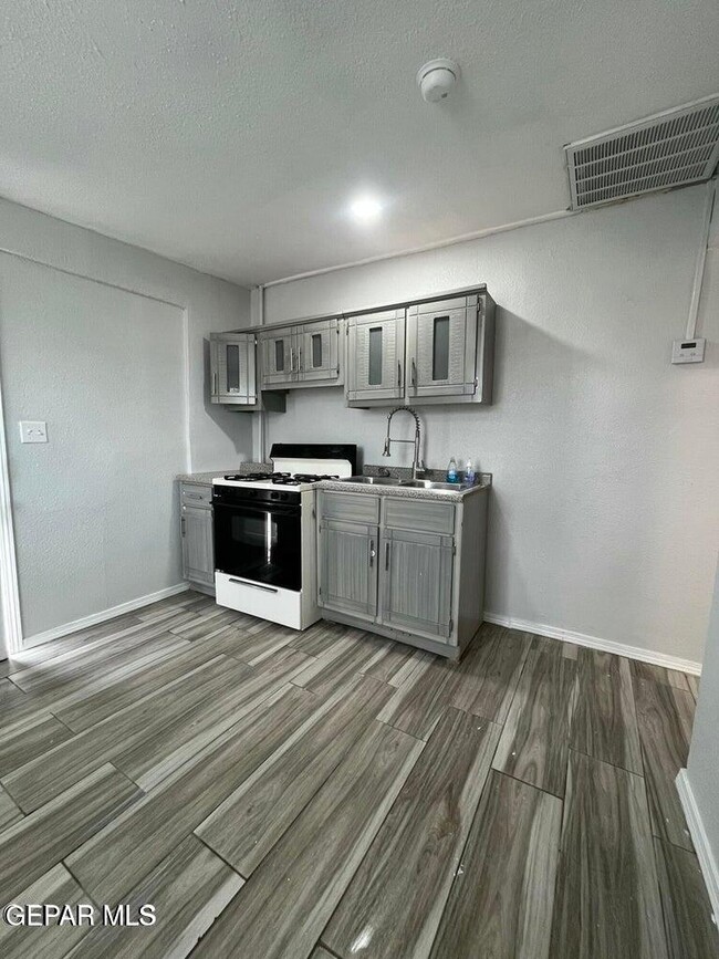 Building Photo - 10216 Celedon Cir