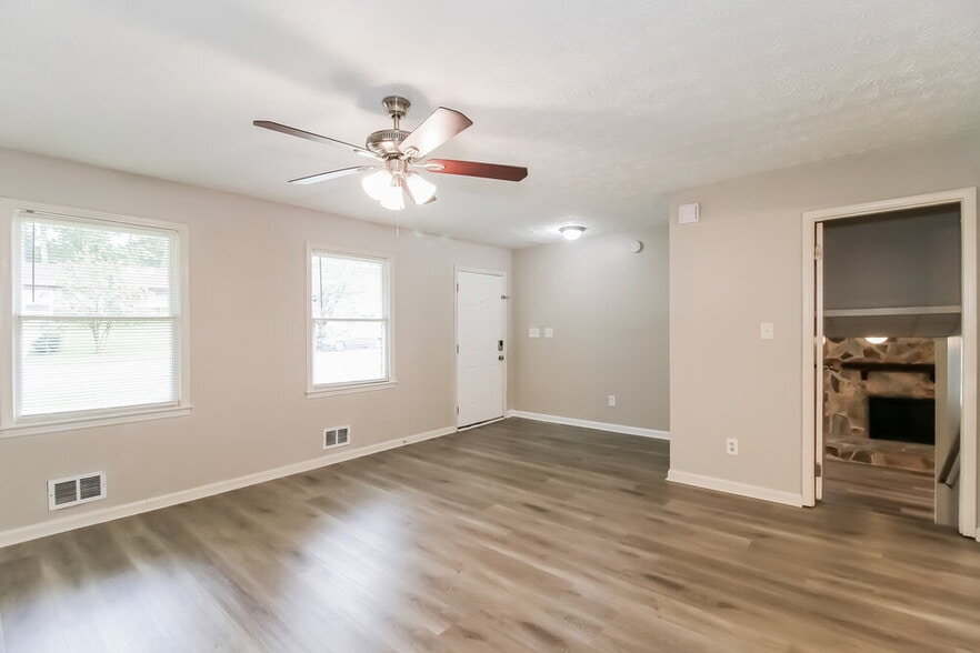 Building Photo - 6183 Fieldcrest Dr