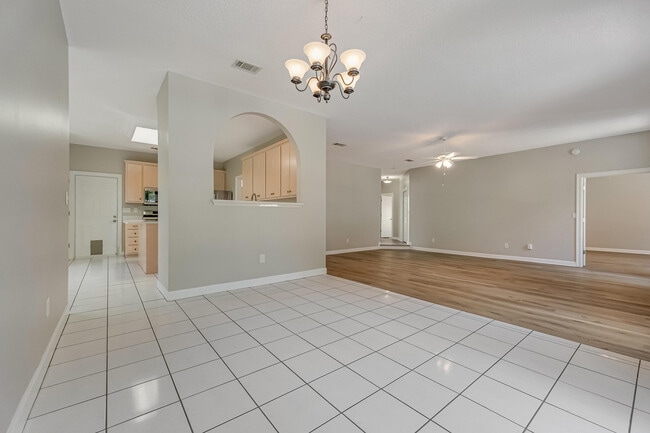 Building Photo - 114 Dana Pointe