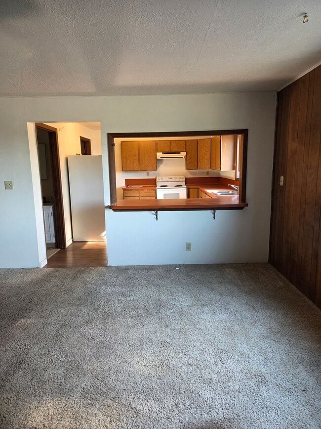 Building Photo - 2 bed 1 bath