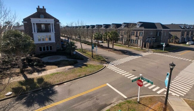 Building Photo - 2834 Howard Ave