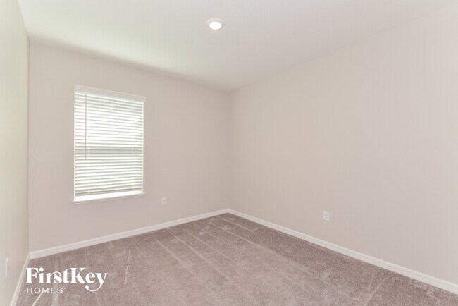 Building Photo - 4526 Birdsong Dr