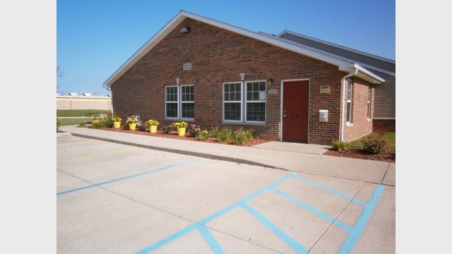 Building Photo - Northcrest Apartments