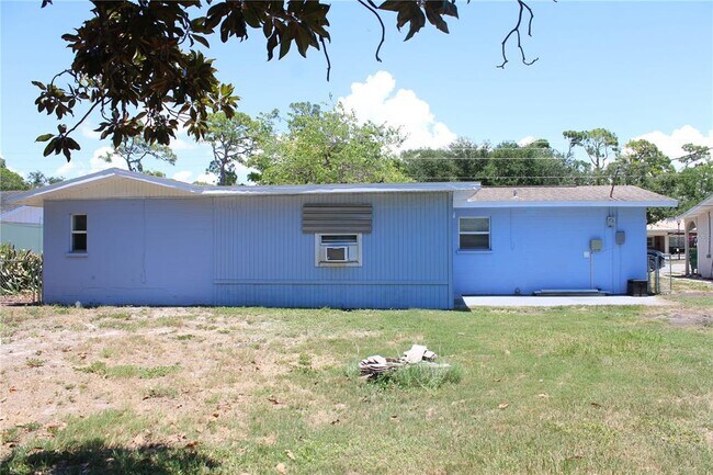 Building Photo - 3316 26th St W
