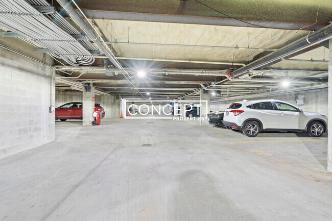 Building Photo - 9A Miner St. Unit 407