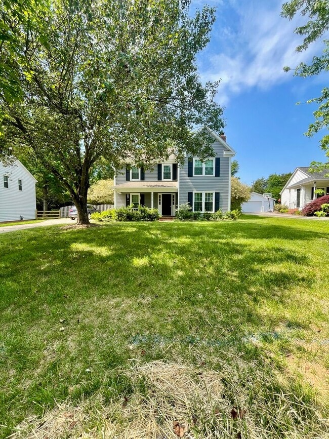 Building Photo - Adorable Home in Raeburn! 3Br/2BA