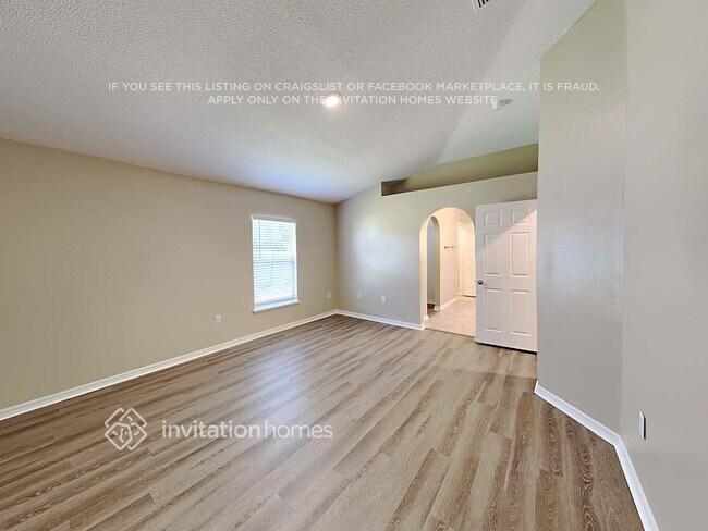 Building Photo - 510 Snail Kite Ave