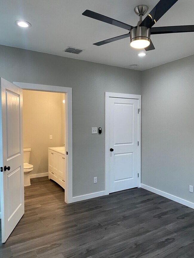 Building Photo - Renovated 3-Bedroom Home in Jefferson Heights