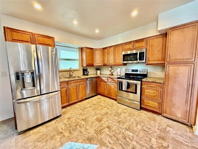 Building Photo - 45 SE 14th St