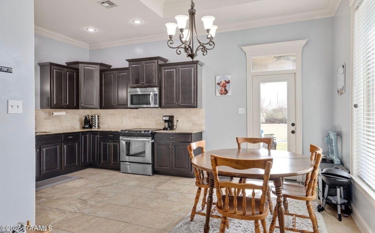 Building Photo - 300 Overbrook Dr