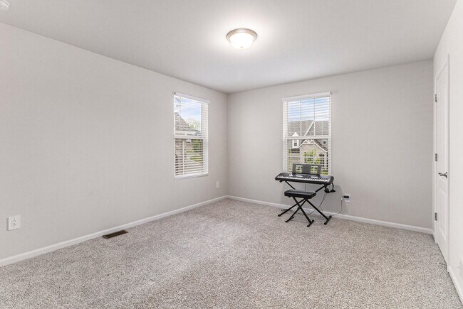 Building Photo - 2853 Dillon Dr