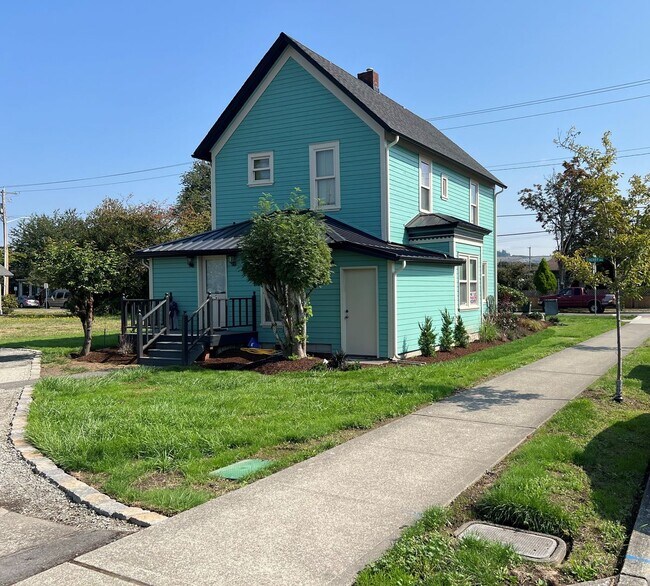 Building Photo - LaGassey - 802 A/B/C