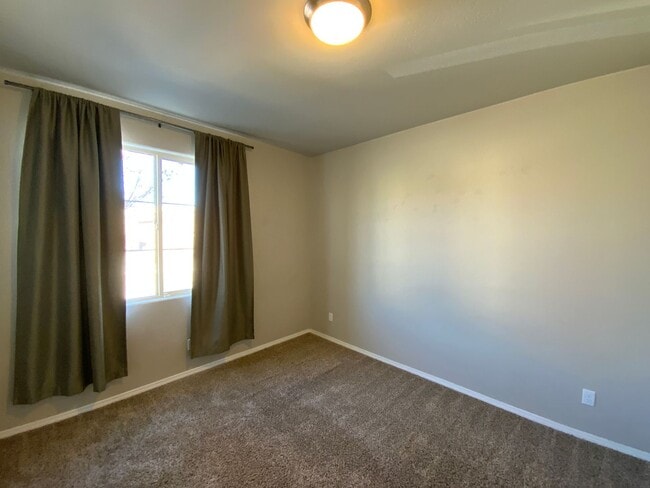 Building Photo - Recent Construction Luxury 4 Bedroom Home Available Near 528 / 550 in Rio Rancho!