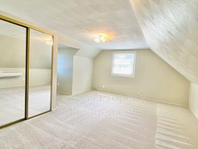 Building Photo - 1343 Sheppard Ave