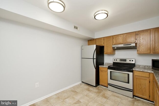 Building Photo - 7517 Belle Grae Dr