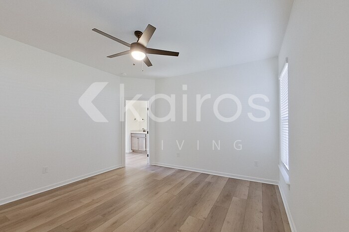 Building Photo - 114 Rainfall Ln