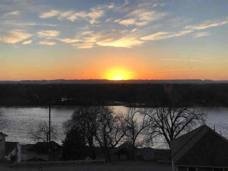 Building Photo - 16 N Hill St