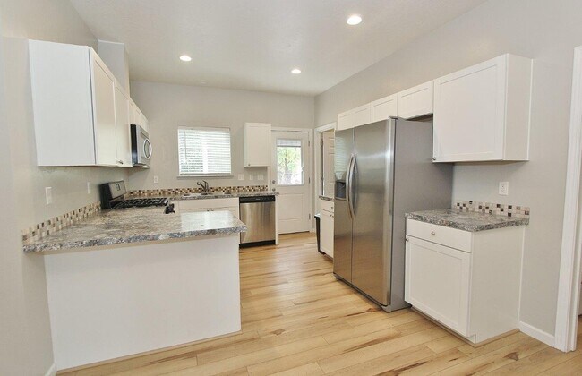 Primary Photo - 116A Saddlenotch Horseshoe Bend