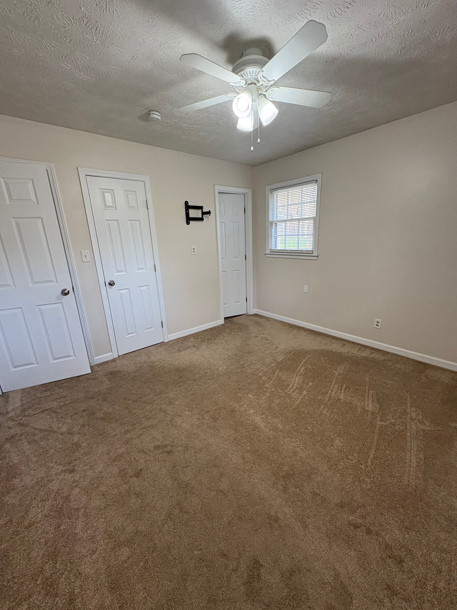 Building Photo - 169 Fleetwood Way