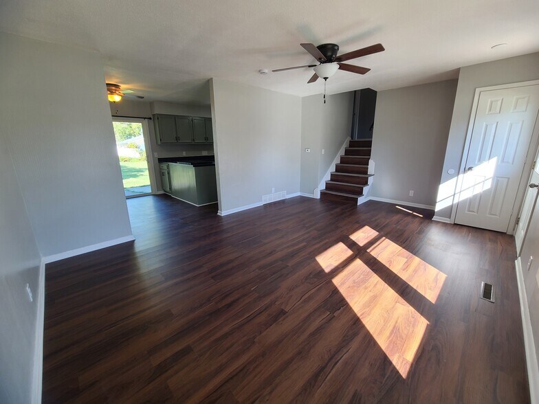 Building Photo - 411 4th Ave