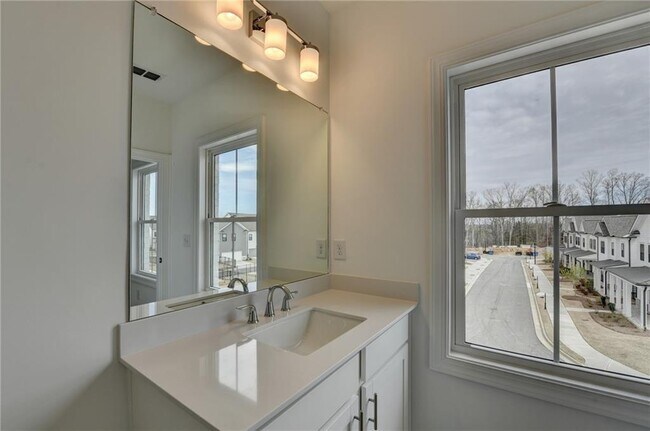 Building Photo - 5422 Howington Ct