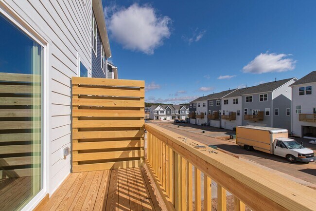 Building Photo - Horton Park Gem: Spacious 4-Bed, 3.5-Bath Townhome