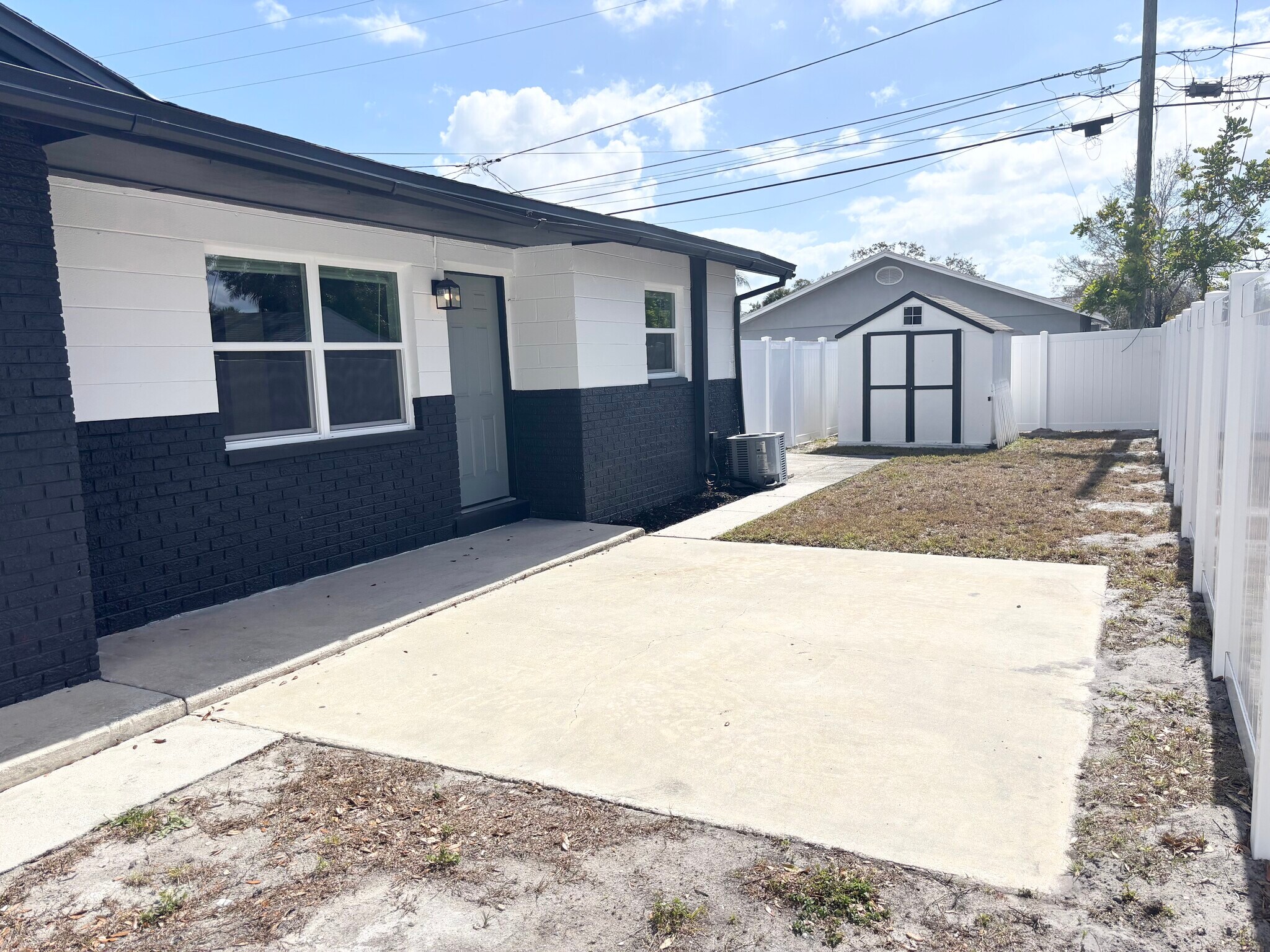 Building Photo - 510 91st Ave N