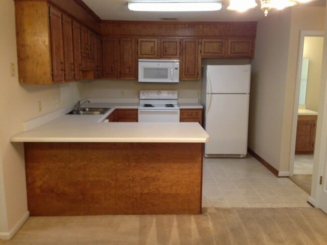 Building Photo - 156 Thames Valley Ct