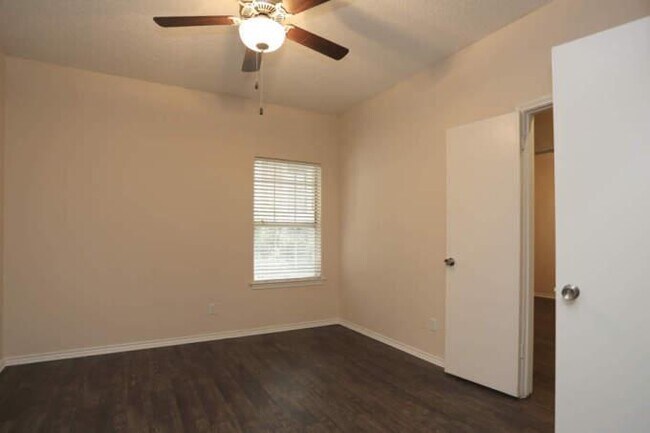Building Photo - 2 bedroom in Dallas TX 75248