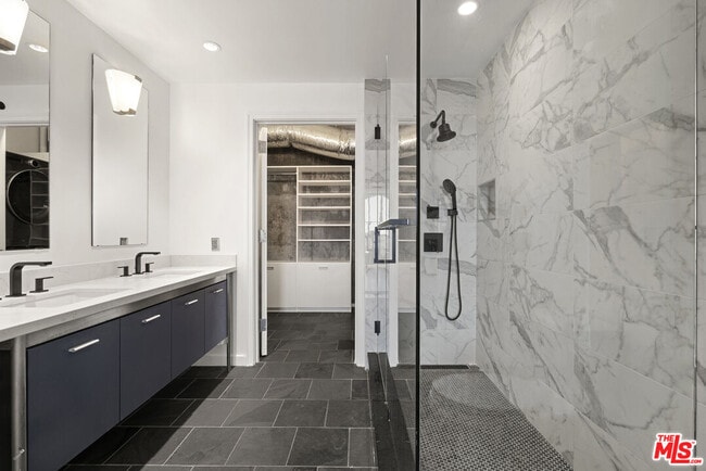 Building Photo - 1155 S Grand Ave