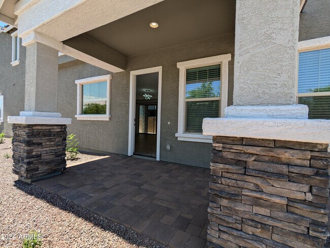 Building Photo - 2207 W Paso Trl