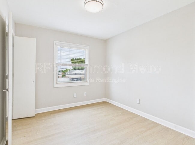 Building Photo - 2701 Midlothian Tpke