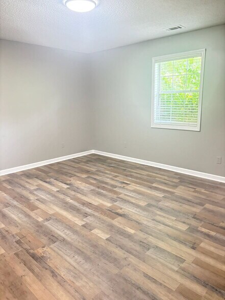 4th bedroom in basement - 6134 Nutmeg Ct SE