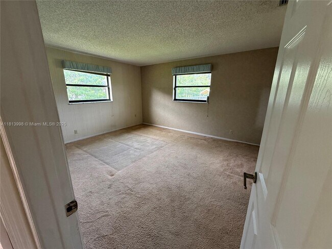 Building Photo - 6160 SW 188th Ave