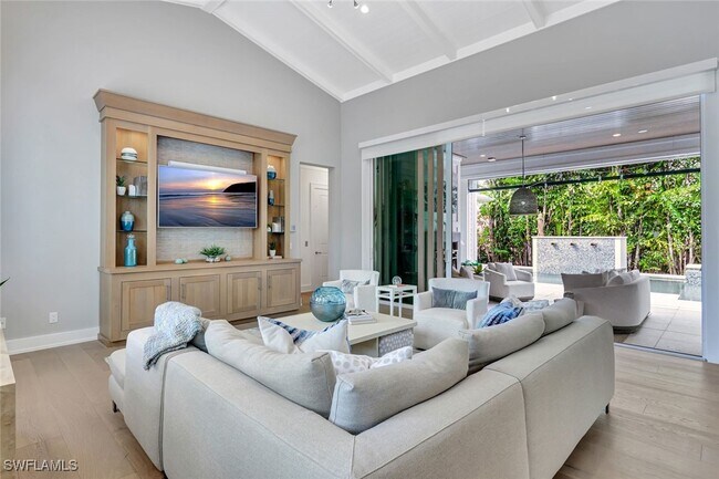 Building Photo - 160 Broad Ave S