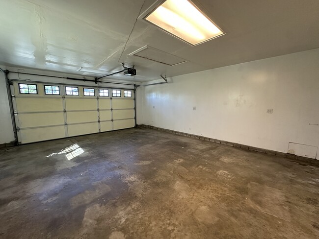 Building Photo - 4611 Harrison St