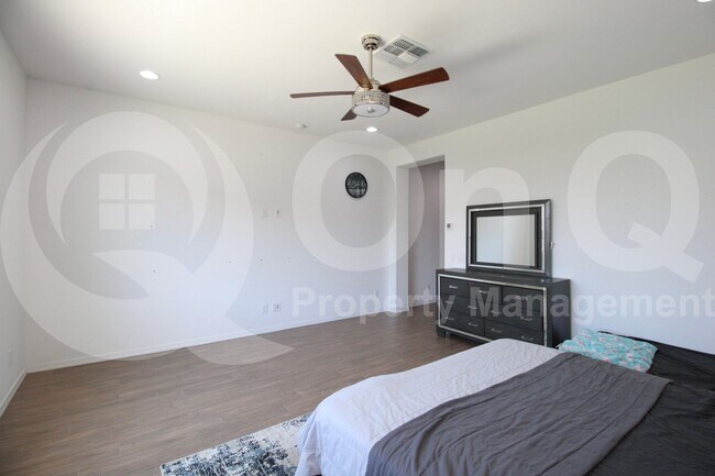 Building Photo - 8523 W Palo Verde Dr